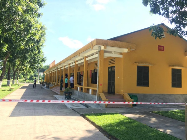 2 vợ chồng và con gái nhiễm SARS-CoV-2 sau buổi họp phụ huynh-2