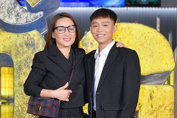 Hai ngày sau tang lễ của Phi Nhung, Mạnh Quỳnh có động thái khiến khán giả chạnh lòng-6