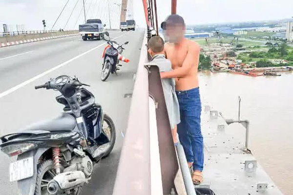 Thanh niên 19 tuổi từng là tình nguyện viên chống dịch chết trong tư thế treo cổ-3