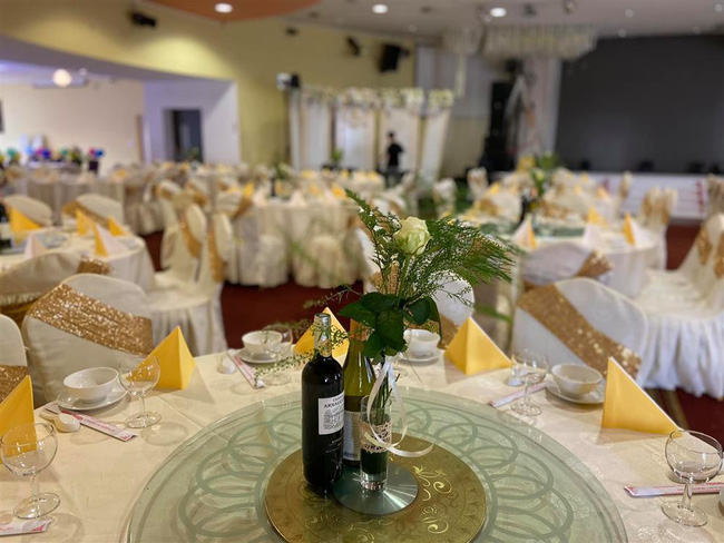 Mạc Hồng Quân và Kỳ Hân tổ chức tiệc cưới tại Cộng hòa Czech, viên mãn và hạnh phúc bên hai cậu quý tử-4