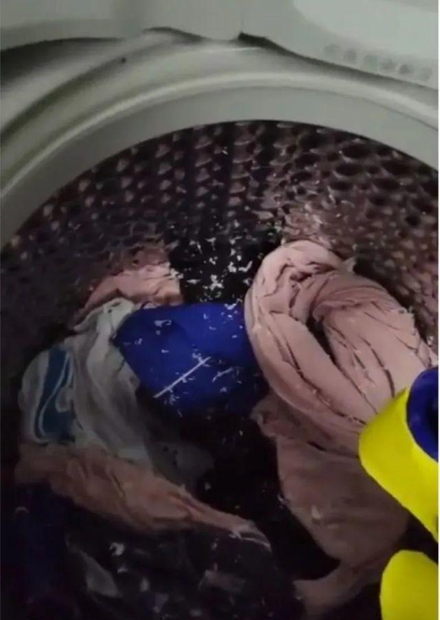 Lễ Tình Nhân ác mộng của cô vợ vì lỡ miệng nhờ chồng một việc nhỏ, đến khi nghe câu hỏi chỉ 5 từ của anh khiến cô bùng nổ đảo điên!-2