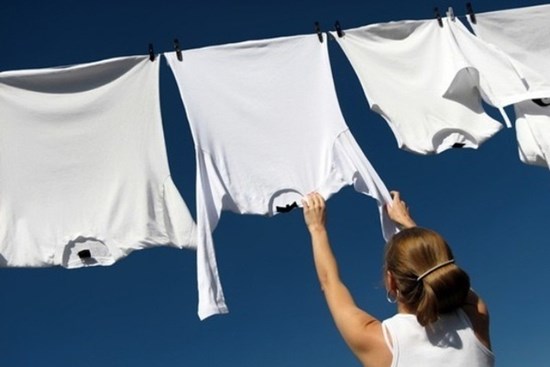 8 mẹo nhỏ giúp quần áo khô nhanh trong mùa mưa ẩm