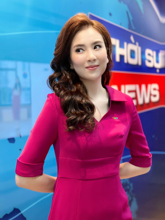 BST hồng chói lọi kén người mặc của BTV Mai Ngọc-4
