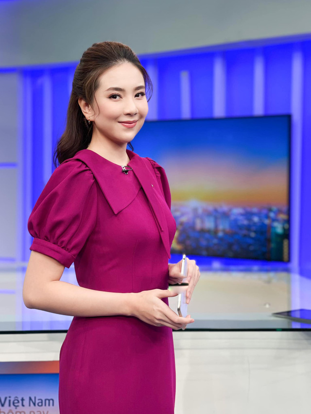 BST hồng chói lọi kén người mặc của BTV Mai Ngọc-7