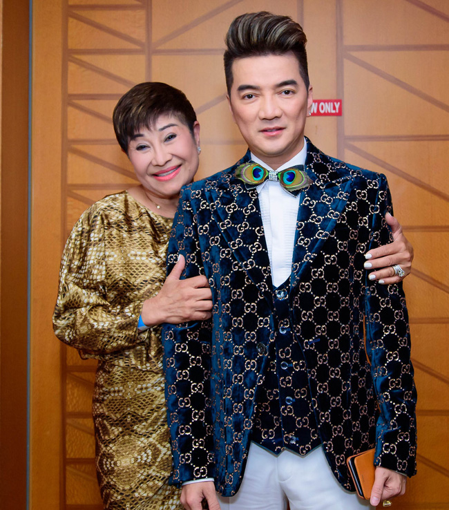 Đàm Vĩnh Hưng và vợ trên danh nghĩa ly hôn, Mỹ Tâm bất ngờ bị gọi tên vì điều trùng hợp này-1