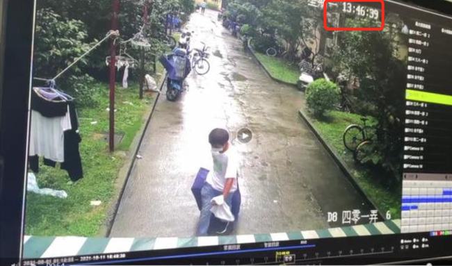 Gã đàn ông giết cô gái rồi nhét vào vali, cảnh khệ nệ kéo thi thể và tiết lộ về nơi ở của sát nhân gây ám ảnh tột độ-1