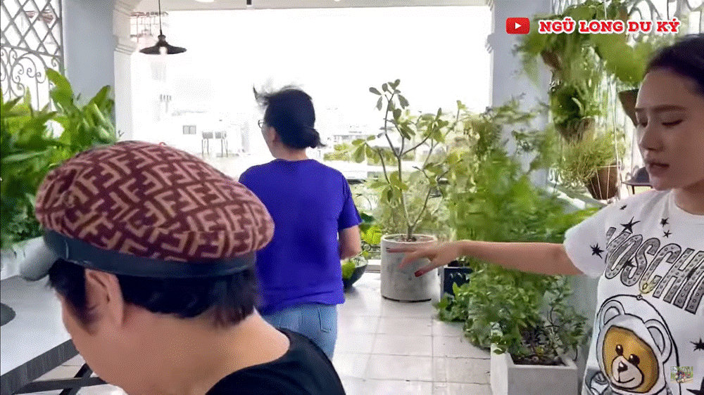 Hồ Bích Trâm khoe nhà hơn chục tỷ chất đầy đồ hiệu sang trọng sau khi lấy chồng-4