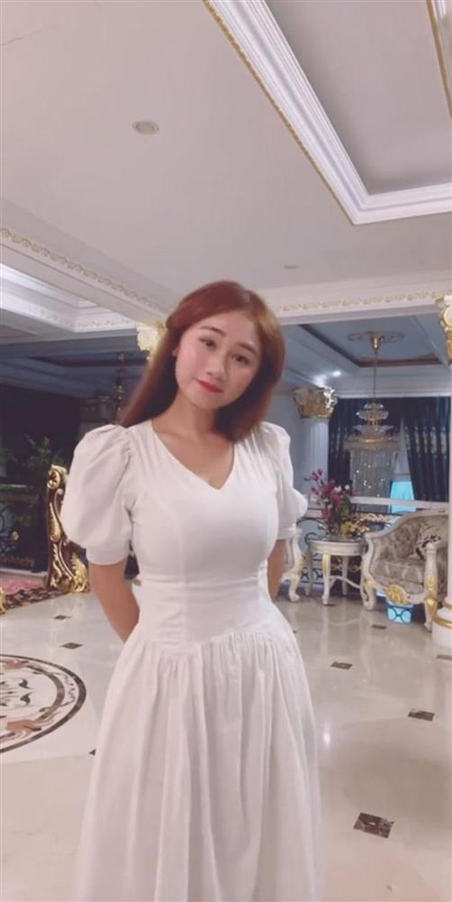 Hai nàng dâu nhà bà Phương Hằng cùng đọ kim cương hột nhãn, netizen soi kỹ tìm ra 1 điểm hoài nghi-6