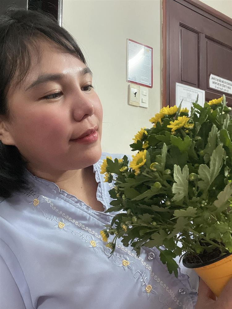 Giang Kim Cúc hé lộ tình trạng sức khỏe sau 3 ngày mắc COVID-19, vẫn làm một việc 24/24-1