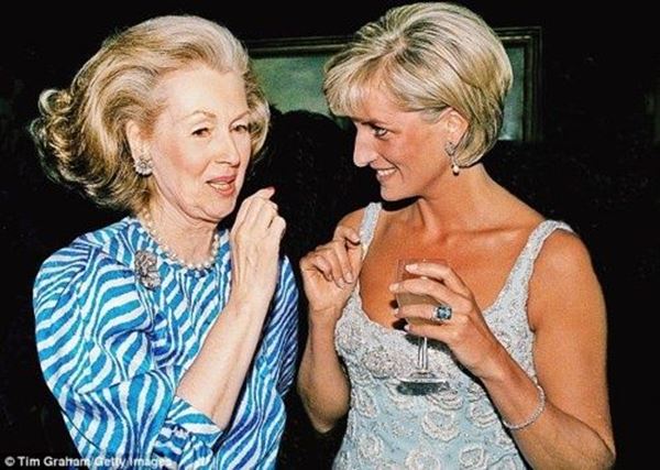 Chuyện bi thảm ít ai biết đằng sau khoảnh khắc Công nương Diana với vẻ mặt đau khổ bật khóc trong xe hơi-10