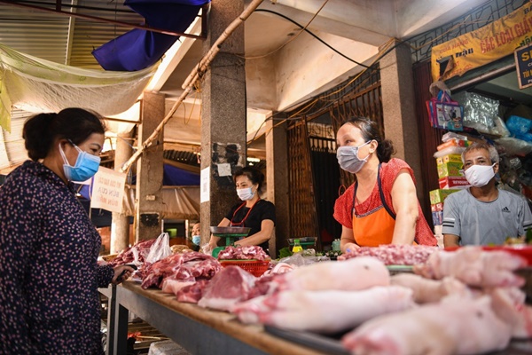 Lợn hơi 30.000 đồng/kg, giá thịt đến tay người tiêu dùng cao gấp 6 lần-3