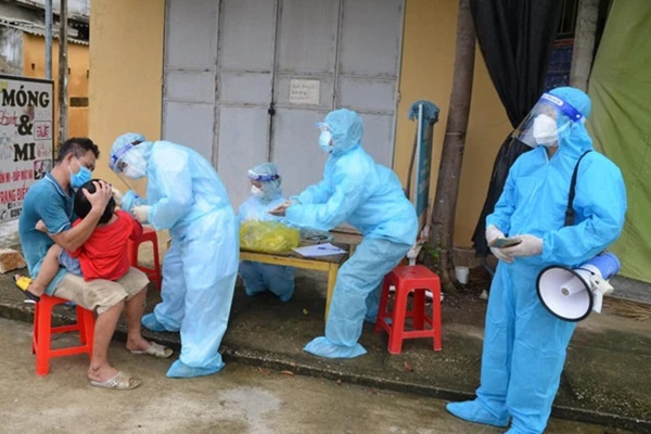 Hà Nội: Xác định 9 F1 của cô gái mắc Covid-19 về từ TP.HCM rồi đến nhà bạn trên phố Đình Ngang, di chuyển nhiều nơi-2