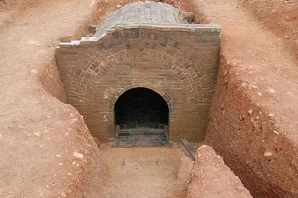 Bất chấp lời nguyền diệt vong, người Ai Cập quyết mở nắp quan tài 2.000 năm tuổi để rồi sốc với cảnh tượng kinh dị bên trong-6