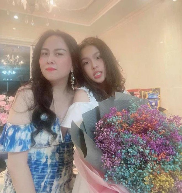 Con gái Phượng Chanel lột xác” thấy rõ sau loạt ảnh mặt mộc kém sắc, xinh xắn cỡ nào mà được khen ngợi quá chừng?-1