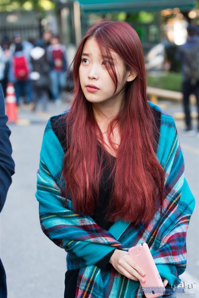 Sao Hàn nhuộm tóc đỏ: Nayeon (TWICE) đẹp xuất sắc, Song Hye Kyo nhìn không hợp lắm-8