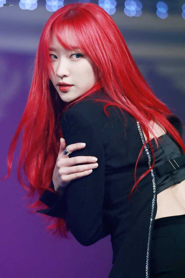 Sao Hàn nhuộm tóc đỏ: Nayeon (TWICE) đẹp xuất sắc, Song Hye Kyo nhìn không hợp lắm-11