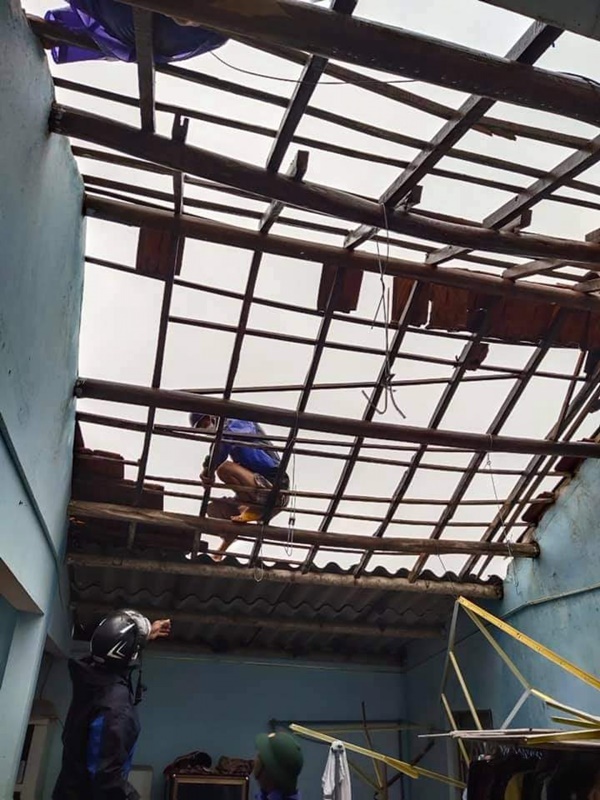 Miền Trung mưa to và lốc xoáy, 3 người mất tích-7