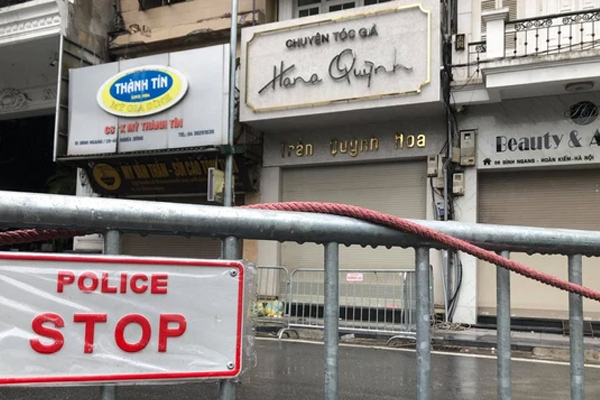 Hà Nội: Xác định 9 F1 của cô gái mắc Covid-19 về từ TP.HCM rồi đến nhà bạn trên phố Đình Ngang, di chuyển nhiều nơi-1