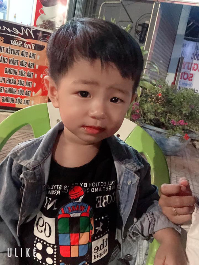 Thông tin mới nhất từ người thân bé trai 2 tuổi mất tích bí ẩn khi chơi trước sân nhà ở Bình Dương-2