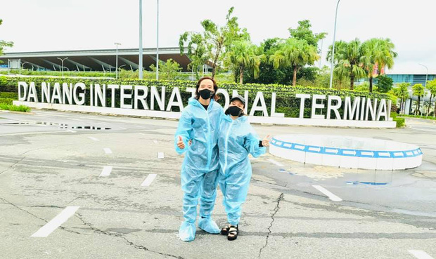 Lo xong hậu sự Phi Nhung và mẹ nuôi, vợ chồng NS Việt Hương về đến Việt Nam giữa loạt thông tin tiêu cực bị lan truyền!-1