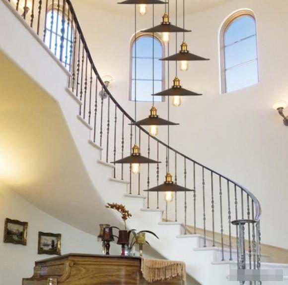 Cầu thang theo chiều kim đồng hồ hay ngược chiều kim đồng hồ tốt hơn cho việc xây nhà ở nông thôn? Thầy Phong Thủy nói điều này-3