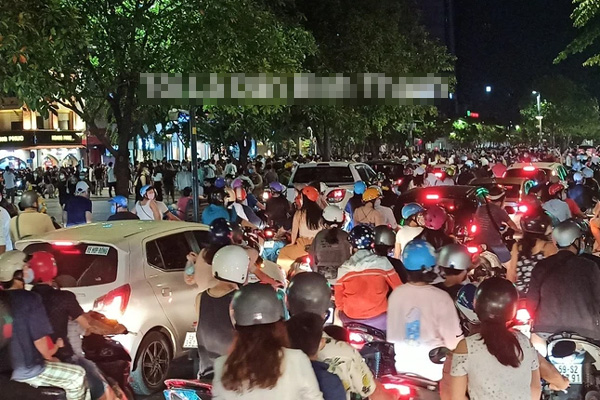 Bệnh viện Việt Đức chính thức được gỡ phong tỏa sau 18 ngày-12