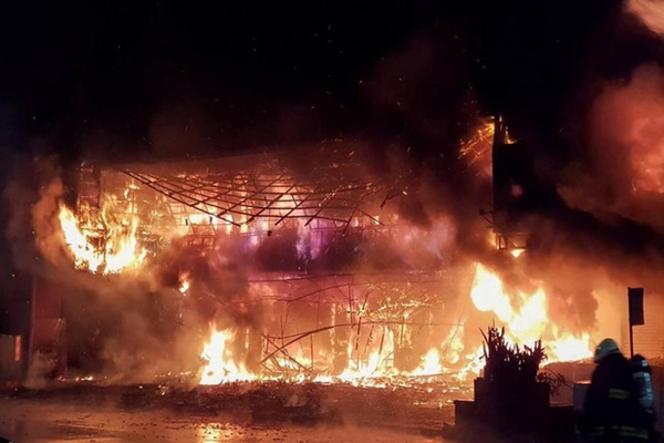 Cạm bẫy tử thần của chung cư ma Đài Loan: Một ngọn lửa, 46 người đi mãi-1