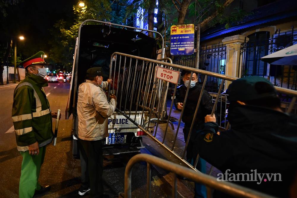 Bệnh viện Việt Đức chính thức được gỡ phong tỏa sau 18 ngày-3