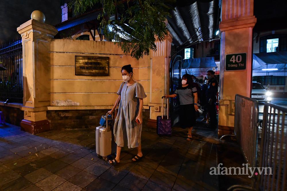 Bệnh viện Việt Đức chính thức được gỡ phong tỏa sau 18 ngày-6