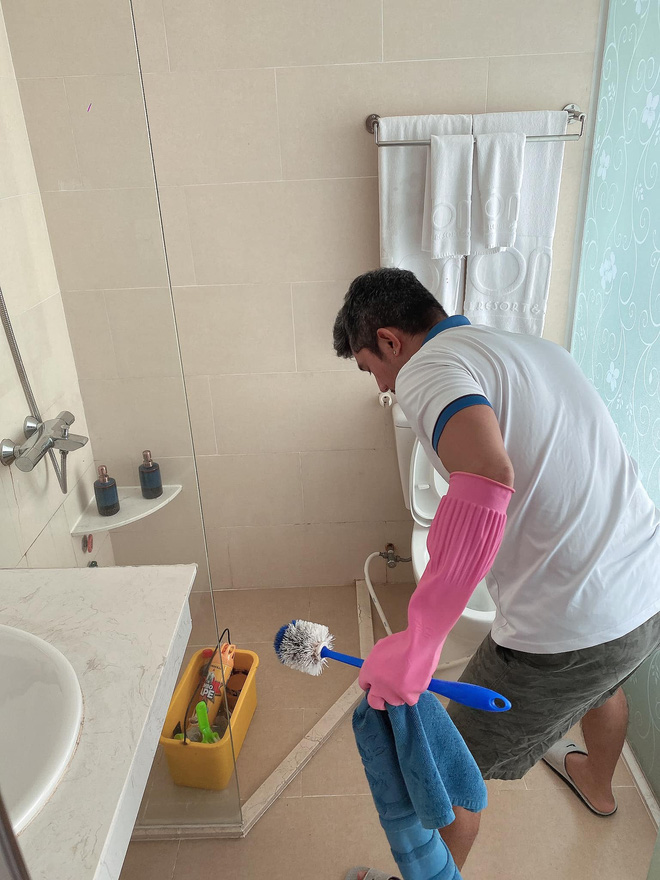 Lương Bằng Quang được về nhà sau 4 tháng kẹt trên đảo, cọ toilet kiếm sống-4