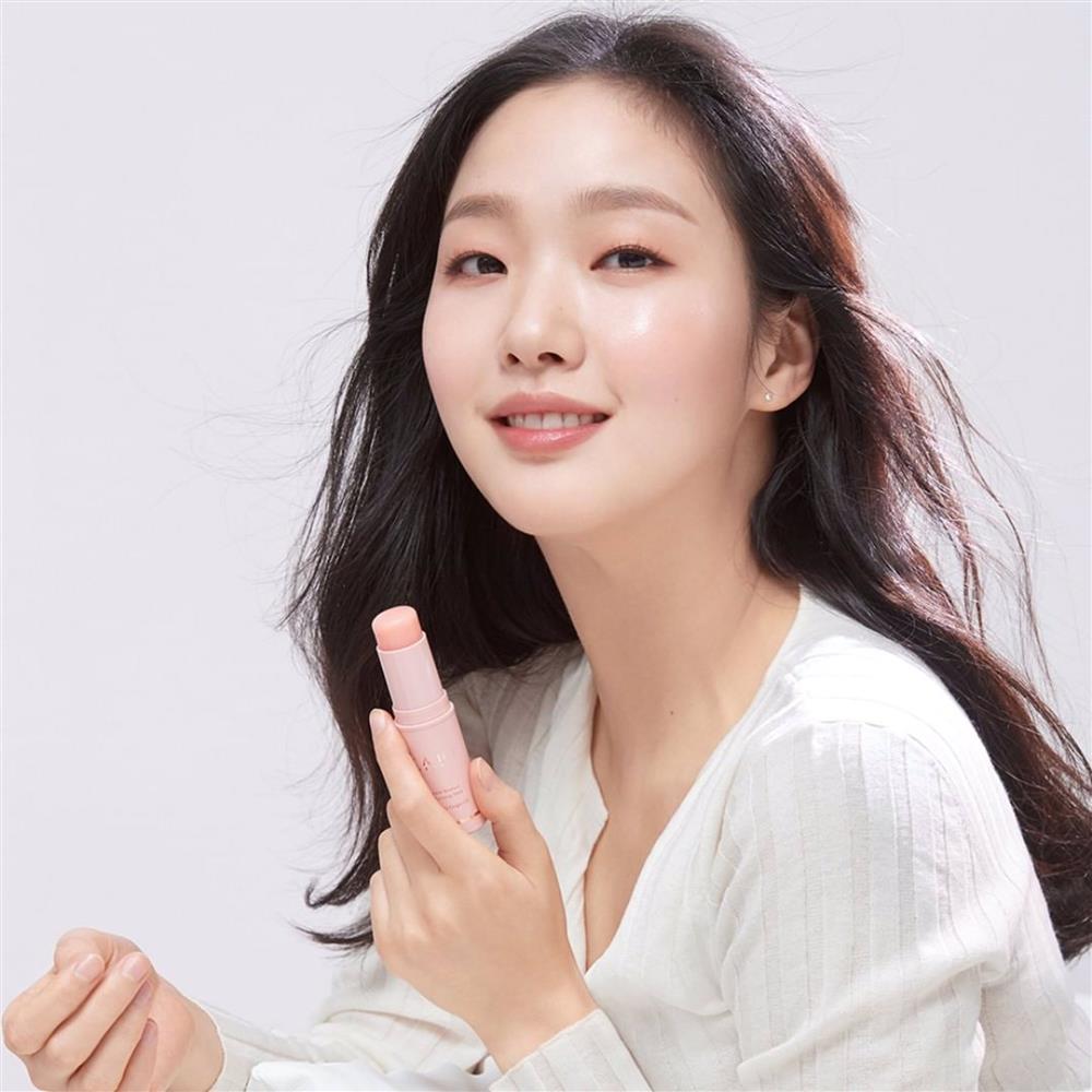 Làn da Kim Go Eun vẫn căng bóng dù đã 30, có 4 tips đơn giản 80% các chị em đều bỏ qua-4