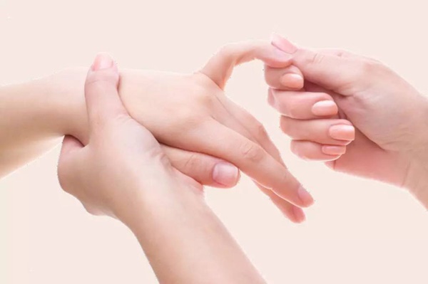 Thường xuyên bị tê mỏi tay, hãy cảnh giác vì nó có thể là dấu hiệu của 5 căn bệnh nguy hiểm này-4