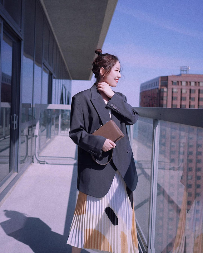 11 cách mặc blazer đen để các chị em không hóa nàng quạ héo đầu tuần-11