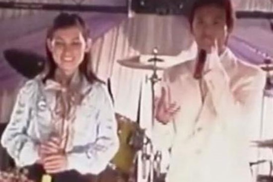 Clip hiếm: Phi Nhung dự đám cưới Mạnh Quỳnh, chia sẻ 'Người khác là cô dâu chứ không phải em'