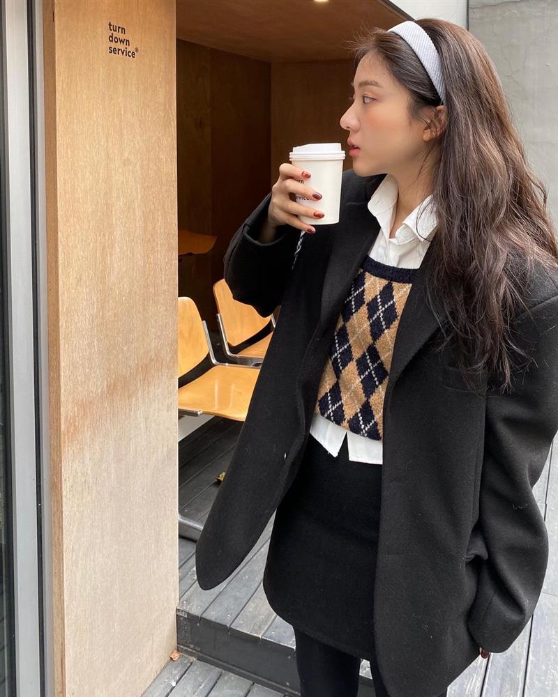 5 cách buộc tóc lên hình sống ảo đẹp hơn tất thảy mọi người xung quanh-15