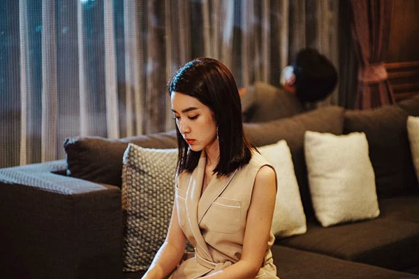 Dựa vào nút like của chồng trên một bài viết lạ, tôi suy sụp tinh thần khi phát hiện ra quá khứ dơ dáy của anh-1