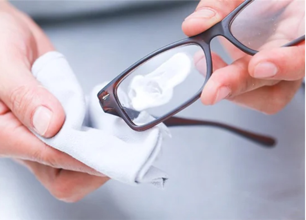 7 mẹo hay giúp bạn không bị mờ kính khi đeo khẩu trang-2