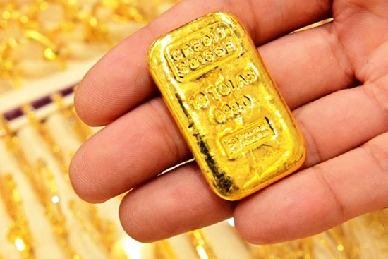 Giá vàng hôm nay 19/10: Biến động dữ dội, không dám xuống tiền