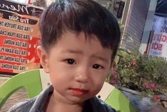 Vụ bé trai mất tích bí ẩn ở Bình Dương: Người dân nhìn thấy đôi nam nữ chở theo cháu bé giống với nhận dạng