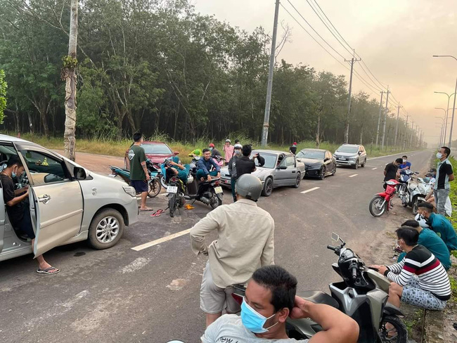 Vụ bé trai mất tích bí ẩn ở Bình Dương: Người dân nhìn thấy đôi nam nữ chở theo cháu bé giống với nhận dạng-2