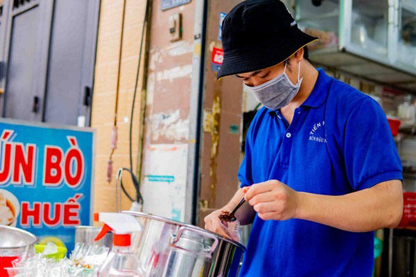 Chủ ép tăng tiền nhà, khách bực bỏ đi: Đôi bên cắn răng chịu thiệt trăm triệu-3