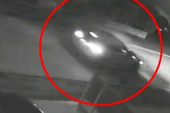 Nhiệt tình làm nhân chứng giúp cảnh sát điều tra cái chết của vợ, gã đàn ông bị vạch trần tội ác chỉ nhờ dấu vết nhỏ trong nhà