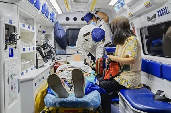 Cảnh sát gõ cửa sáng sớm nói rằng có cô gái trẻ tự tử, phụ huynh cho là vớ vẩn, mở cửa phòng con gái mới sốc nặng-4