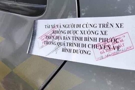 Dán niêm phong, không cho dân mở cửa xe là vi phạm quyền con người