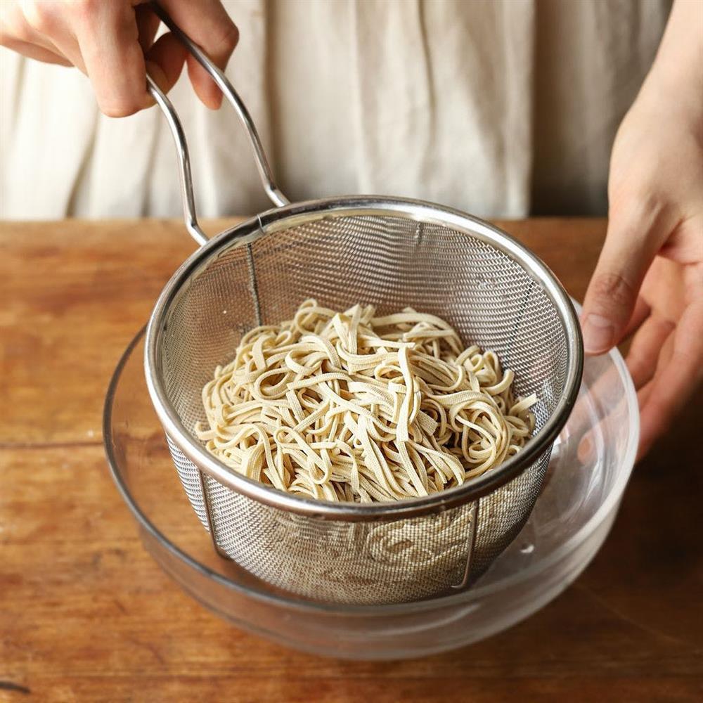 Mì tàu hũ xào tôm kiểu Thái:&nbsp;Món ngon thanh đạm, ăn nhiều cũng chẳng lo bị&nbsp;tăng cân, chị em ăn kiêng thì quá hợp lý-5