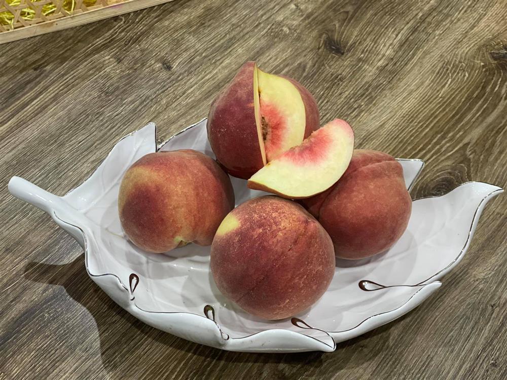 Đào tuyết Lệ Giang đắt khách từ đầu tới cuối vụ, tiểu thương nhiều hôm phải treo biển cháy hàng-2