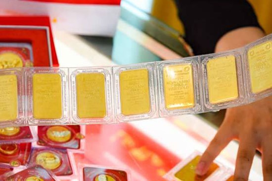 Giá vàng hôm nay 20/10: USD giảm nhanh, vàng tăng mạnh