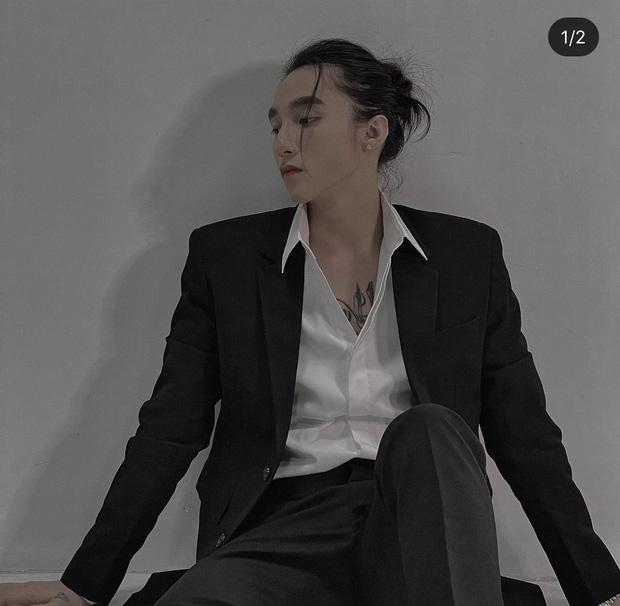 Sơn Tùng chuẩn soái ca sơ mi trắng lịch lãm, tóc lưa thưa-2