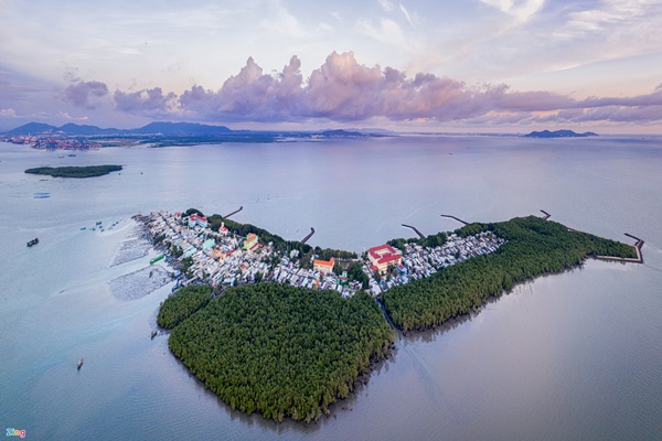 Những học sinh đầu tiên của TP.HCM trở lại trường-11