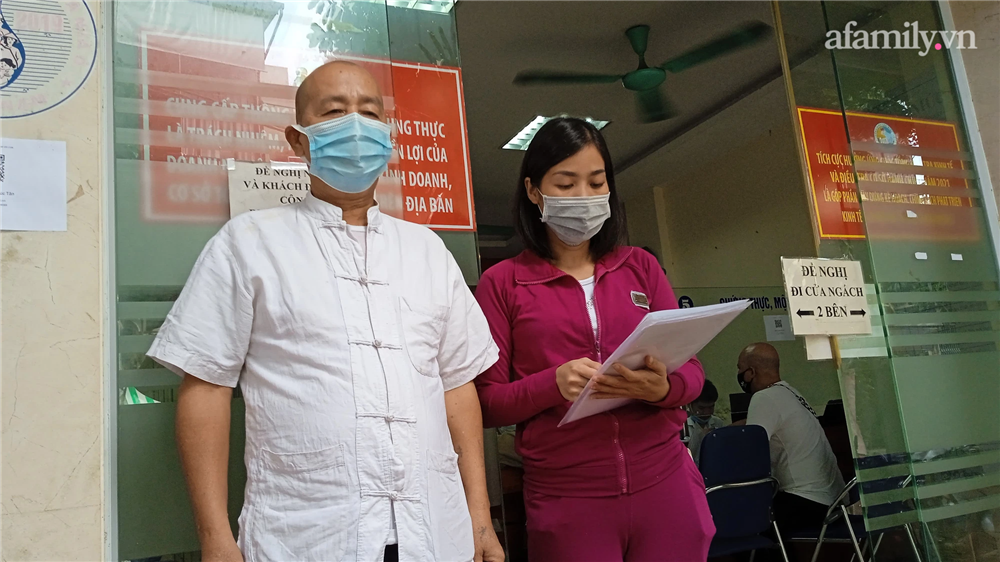 Mẹ 3 con ở Hà Nội nhận giấy khai sinh đúng vào ngày 20/10 sau 35 năm vô hình-5